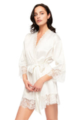 Adeline Robe