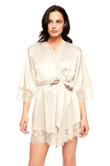 Adeline Robe