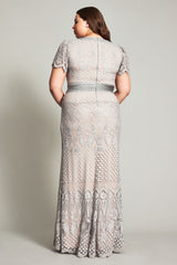Dumin Lace Gown - PLUS SIZE