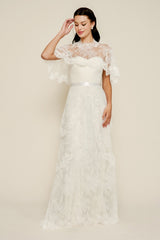 Binsa Chantilly Lace Capelet