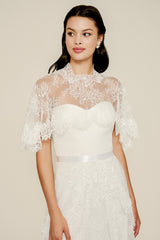 Binsa Chantilly Lace Capelet